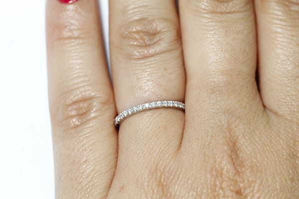 טבעת נישואים משובצת יהלומים